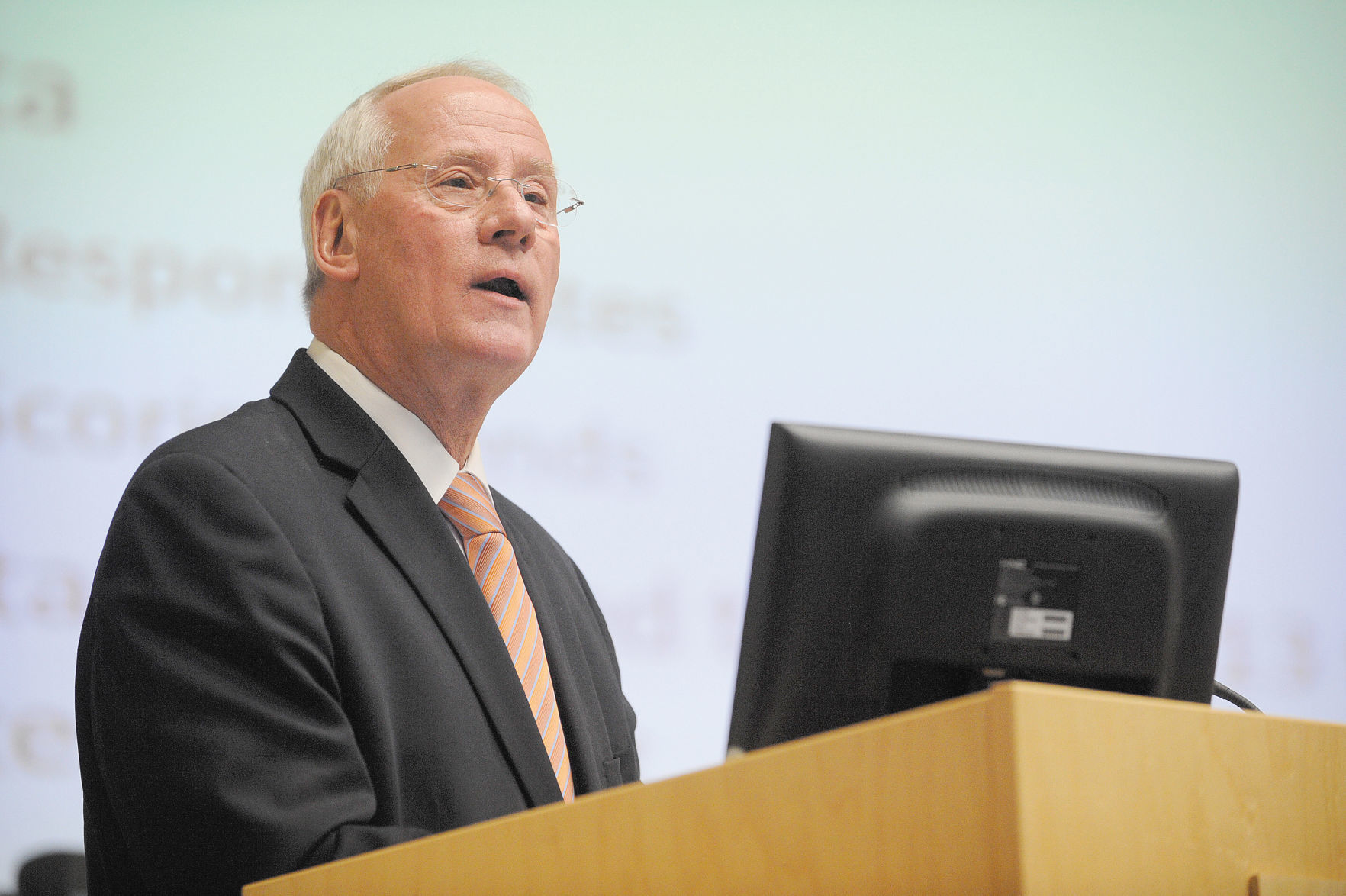 032319-cgt-nws-Ed Ray state of Univ-2012